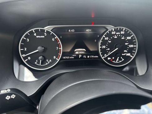 Used 2023 Nissan Rogue SL w/ SL Premium Package image 12