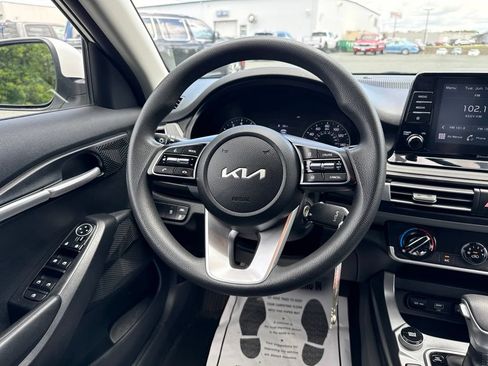 Used 2023 Kia Seltos LX AWD/4WD image 14