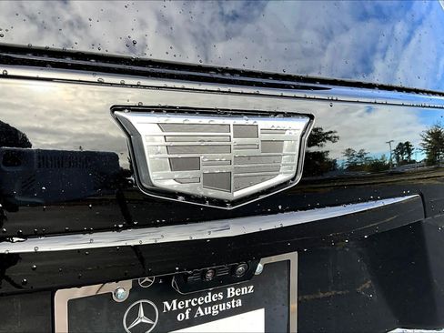 Used 2025 Cadillac Escalade V w/ LPO, ONYX Package image 9