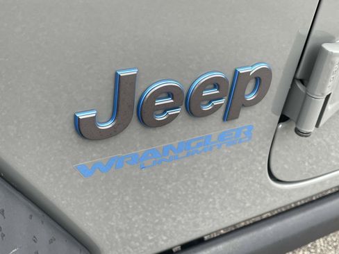 Used 2021 Jeep Wrangler Unlimited Rubicon 4xe w/ Steel Bumper Group AWD/4WD image 15