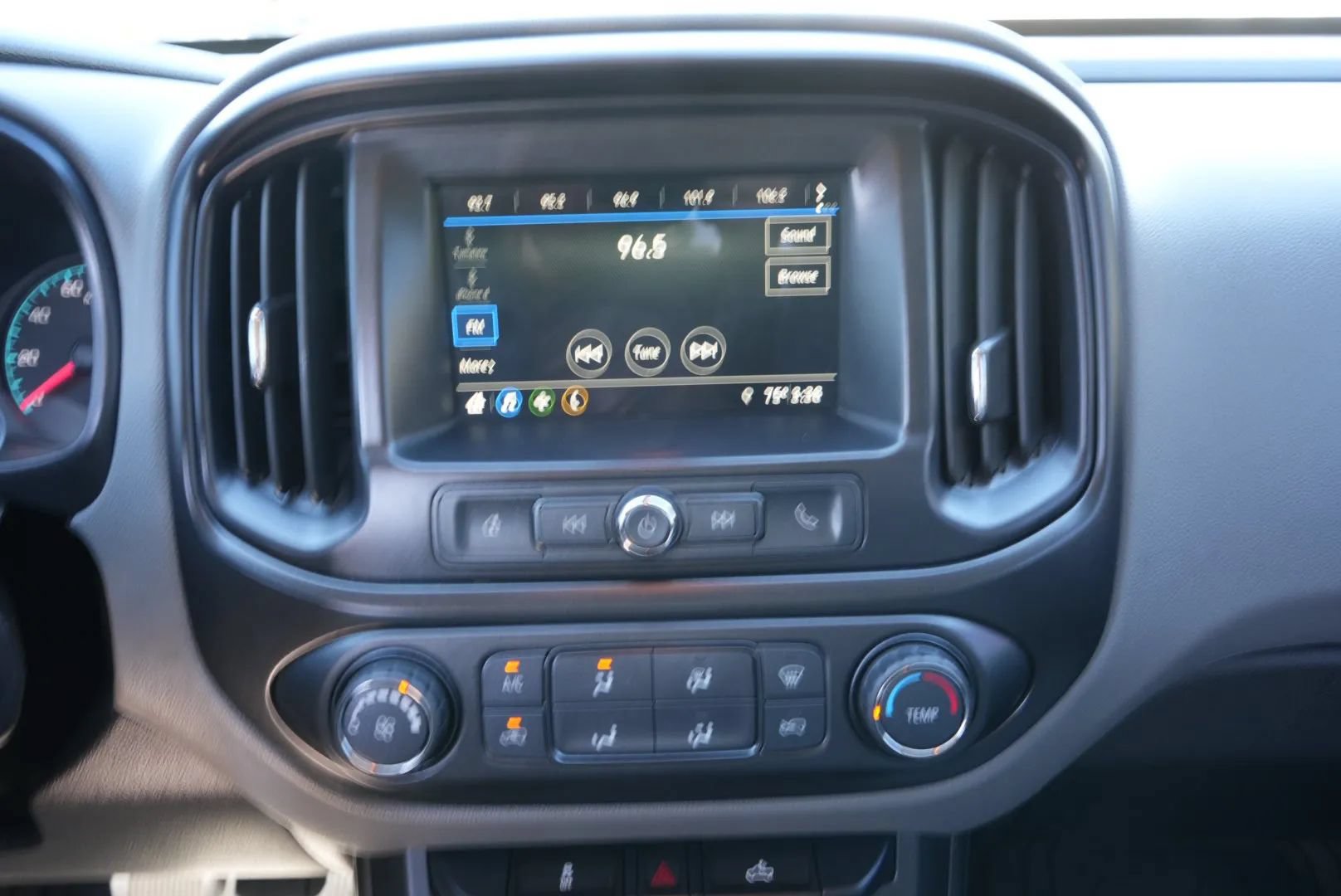 Used 2019 Chevrolet Colorado W/T RWD image 13