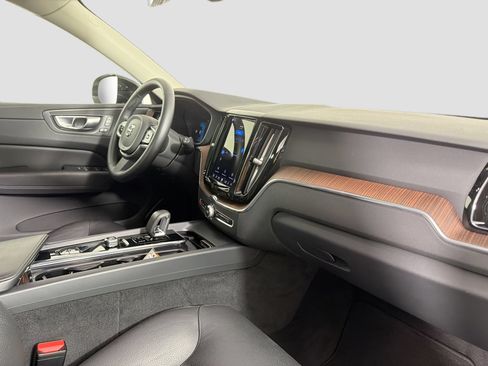 Certified 2023 Volvo XC60 B5 Plus w/ Protection Package Premier AWD/4WD image 27