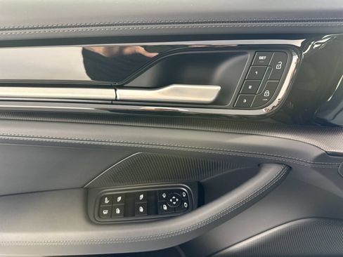 New 2026 Porsche Panamera 4S AWD/4WD image 12