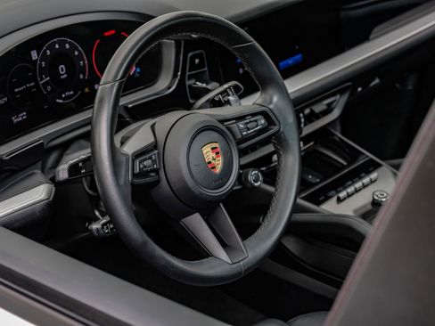 Used 2024 Porsche Cayenne Coupe AWD/4WD image 20