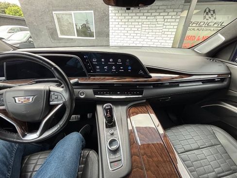 Used 2022 Cadillac Escalade ESV Sport Platinum w/ Heavy-Duty Trailer Package AWD/4WD image 56
