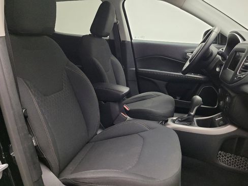 Used 2018 Jeep Compass Sport w/ Tech Group FWD image 21