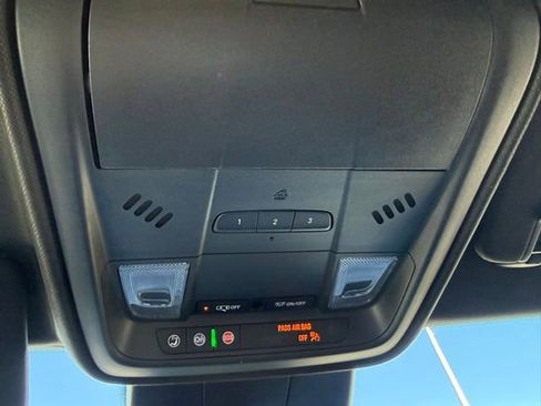 Used 2025 Cadillac XT4 Premium Luxury image 24