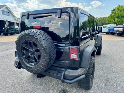 Used 2013 Jeep Wrangler Unlimited Sahara AWD/4WD image 5
