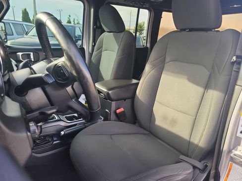 Used 2019 Jeep Wrangler Unlimited Sport S AWD/4WD image 18