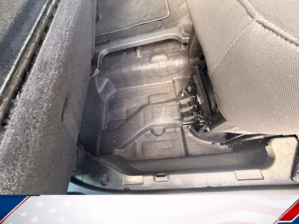 Used 2024 Chrysler Pacifica Touring FWD image 16