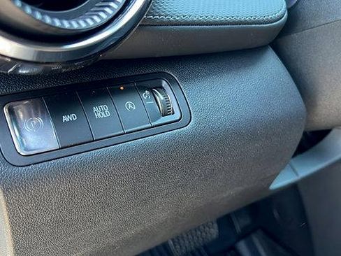 New 2026 Chevrolet Equinox LT w/ Convenience Package II image 28