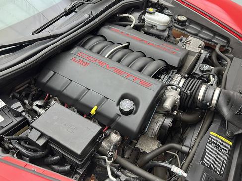 Used 2005 Chevrolet Corvette Coupe w/ Preferred Equipment Group RWD image 25