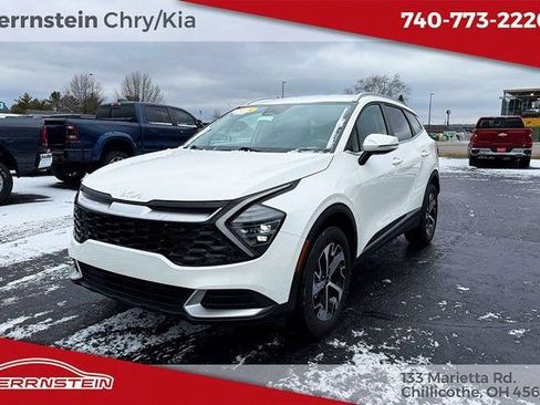 Used 2024 Kia Sportage EX image 3