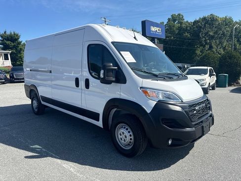 Used 2025 RAM ProMaster 2500 w/ Convenience Group FWD image 7