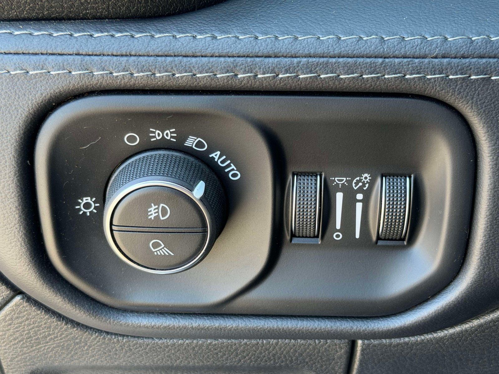 Used 2022 RAM 1500 Limited w/ Night Edition AWD/4WD image 20