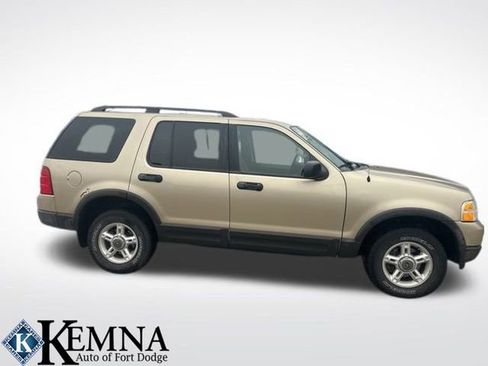 Used 2003 Ford Explorer XLT image 4