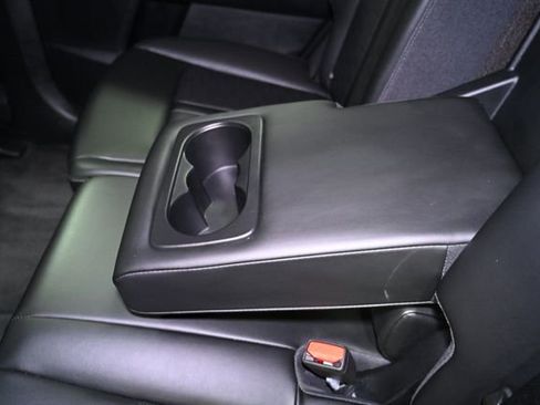 Used 2025 Kia Sorento S image 50