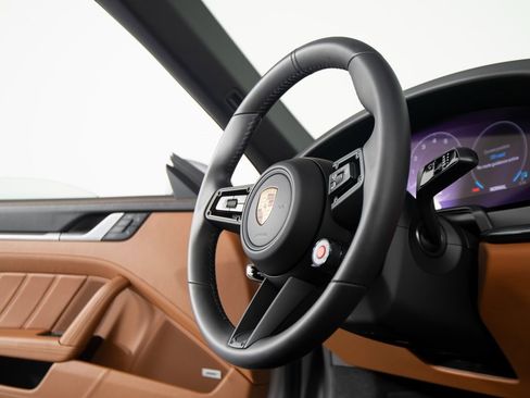 Certified 2026 Porsche 911 Targa 4S image 33