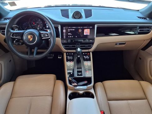 Used 2023 Porsche Macan AWD/4WD image 9