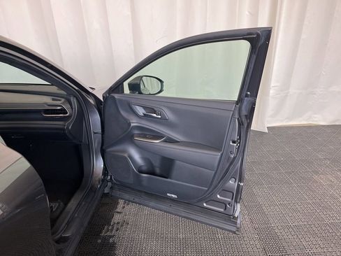 Used 2023 Toyota Crown AWD/4WD image 18