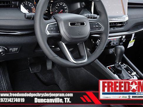 New 2026 Jeep Compass Latitude image 25