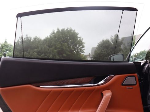 Used 2023 Maserati Quattroporte Modena Q4 AWD/4WD image 37
