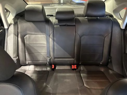 Used 2018 Volkswagen Passat 2.0T SE FWD image 22