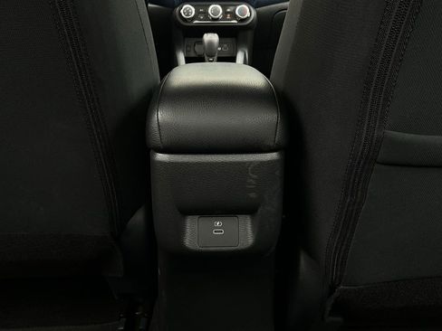 Used 2025 Nissan Versa SV image 12