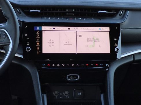 New 2026 Jeep Grand Cherokee L 2WD image 18
