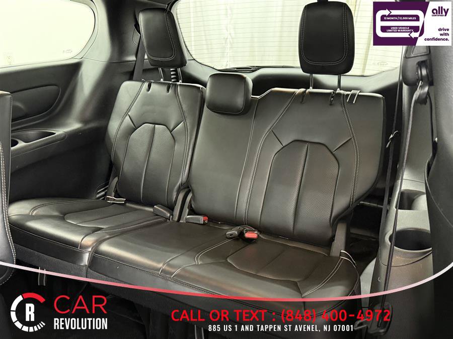 Used 2024 Chrysler Pacifica Limited FWD image 31