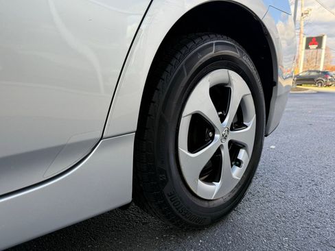 Used 2012 Toyota Prius Two image 17