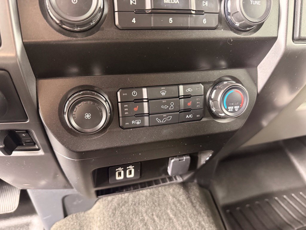 Used 2020 Ford F150 XLT w/ Equipment Group 302A Luxury AWD/4WD image 23