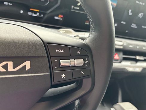 Used 2025 Kia K4 EX FWD image 28
