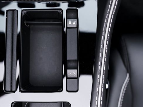 Used 2016 Aston Martin DB9 GT image 84