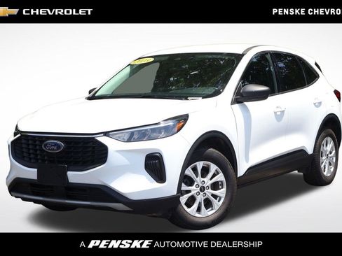Used 2023 Ford Escape Active w/ Tech Pack #1 AWD/4WD image 1