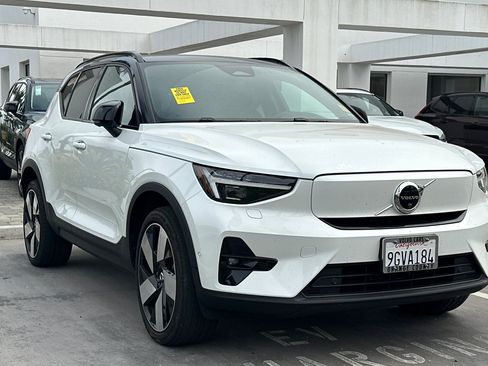 Used 2023 Volvo XC40 Recharge Ultimate AWD/4WD image 2