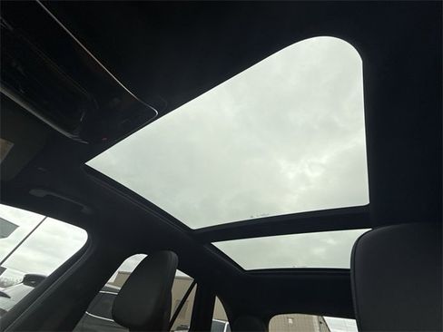 Used 2024 Mercedes-Benz GLC 300 4MATIC image 21