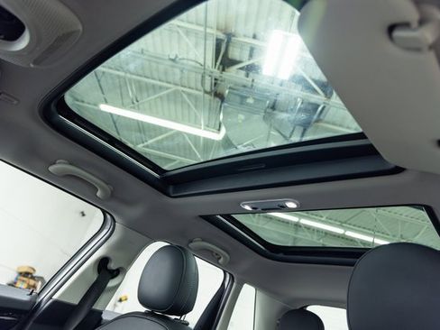 Used 2021 MINI Cooper 4-Door Hardtop image 13