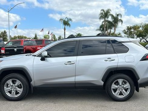 Used 2025 Toyota RAV4 XLE FWD image 7