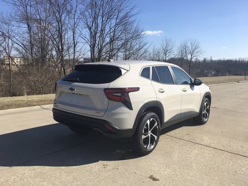 New 2026 Chevrolet Trax RS image 3