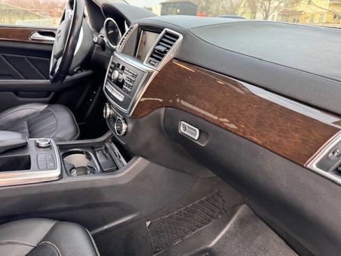 Used 2015 Mercedes-Benz GL 450 4MATIC image 37