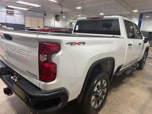 Used 2024 Chevrolet Silverado 2500 Custom w/ Custom Value Package AWD/4WD image 4