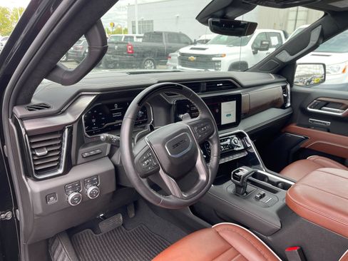 Used 2025 GMC Sierra 1500 Denali Ultimate AWD/4WD image 11