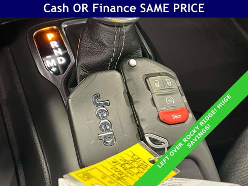 Used 2024 Jeep Wrangler Unlimited w/ Convenience Group AWD/4WD image 24