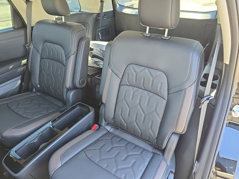 New 2026 Nissan Pathfinder Platinum FWD image 14