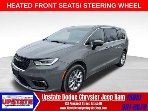 Used 2023 Chrysler Pacifica Touring-L image 1