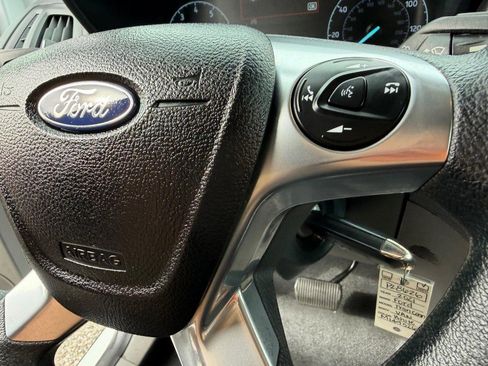 Used 2021 Ford Transit Connect XLT image 29