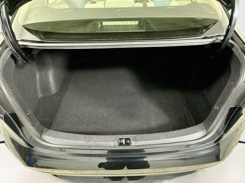 Used 2021 Toyota Corolla LE FWD image 28