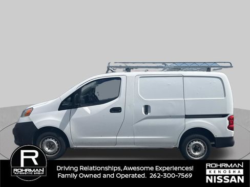 Used 2015 Nissan NV200 S FWD image 2