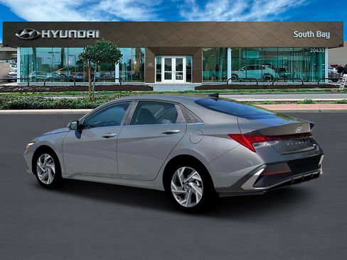 New 2026 Hyundai Elantra Limited image 6